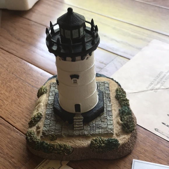 NIB Harbor Lights Edgartown signed w/ COA - Picture 4 of 11